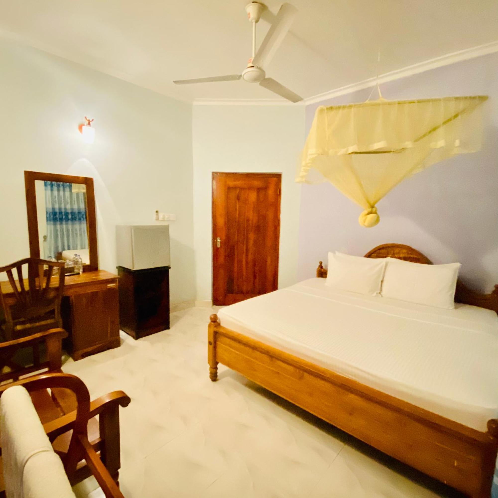 Montana Rest Hotel Anuradhapura Exterior photo