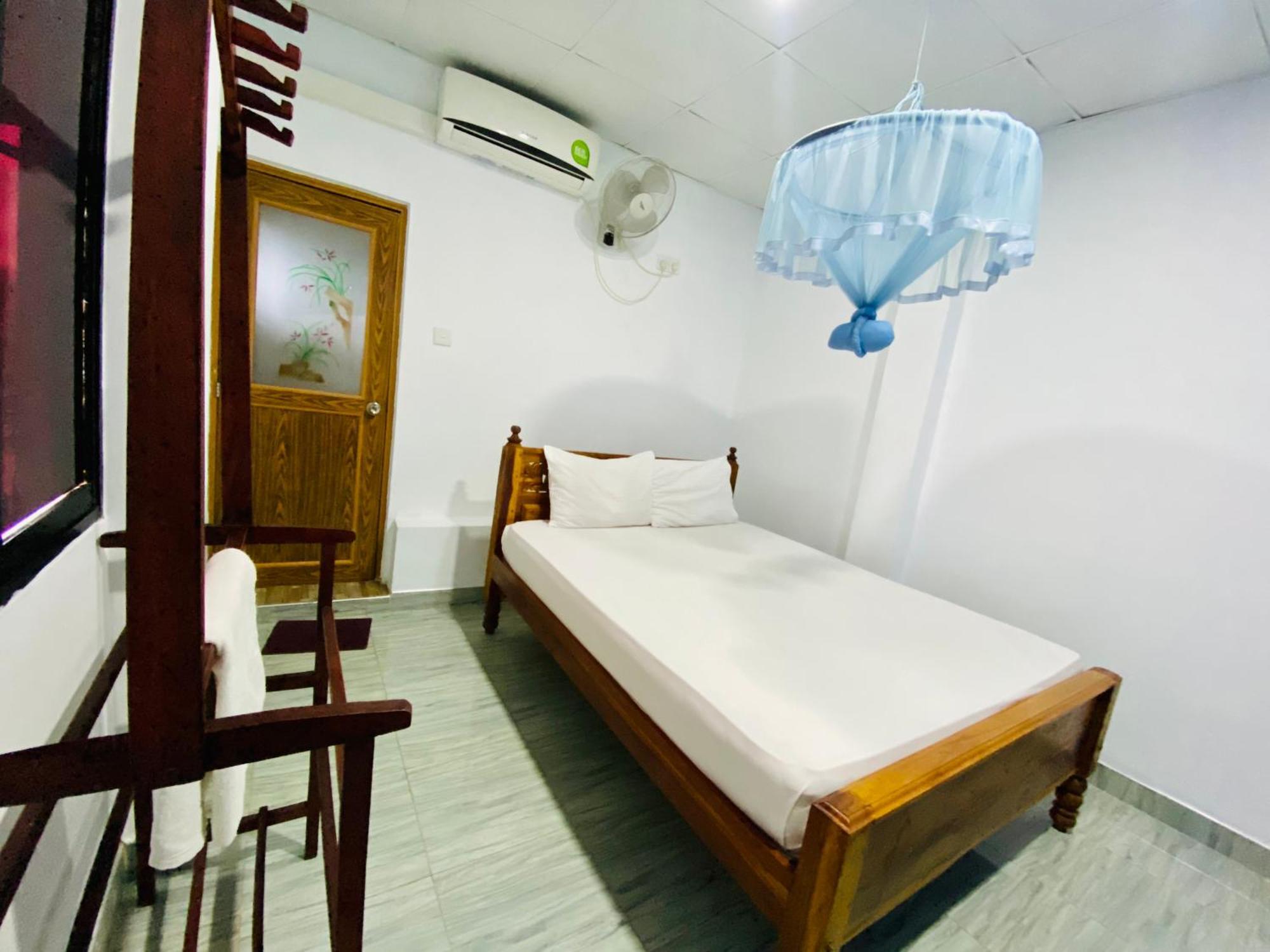 Montana Rest Hotel Anuradhapura Exterior photo